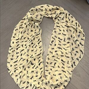Elegant Cat Print Scarf Yellow and Black